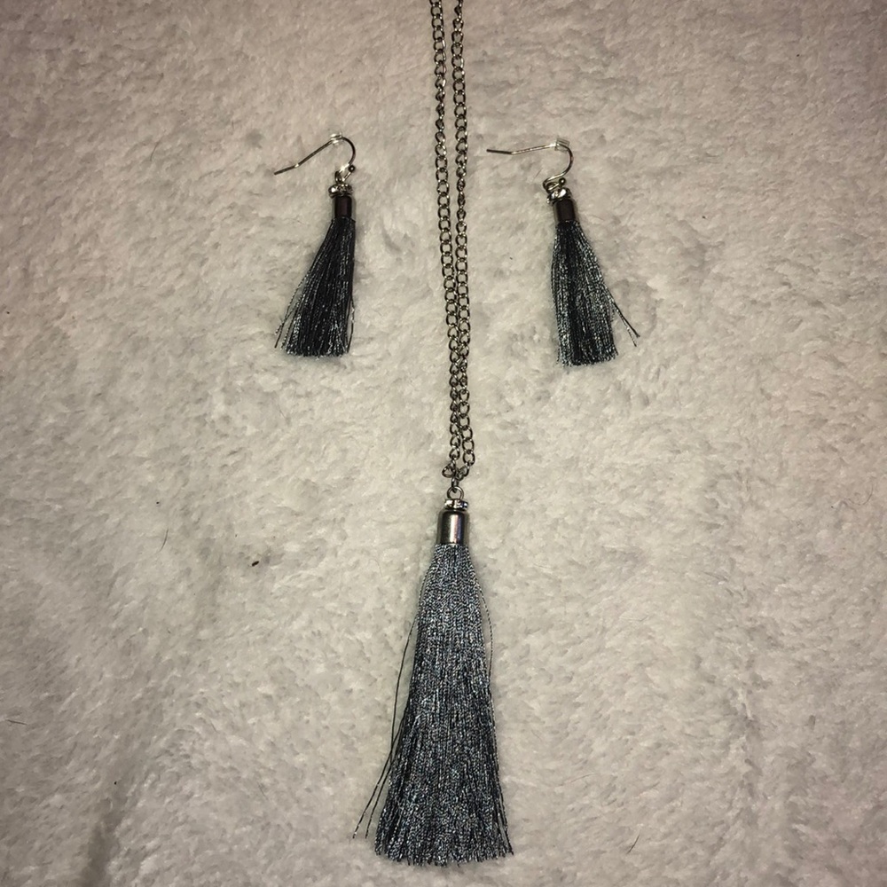 Gray tassel earring and necklace set NWOT